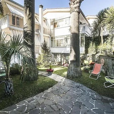 Holiday home Sleeps 5 Air Con Wifi Sant'Agnello